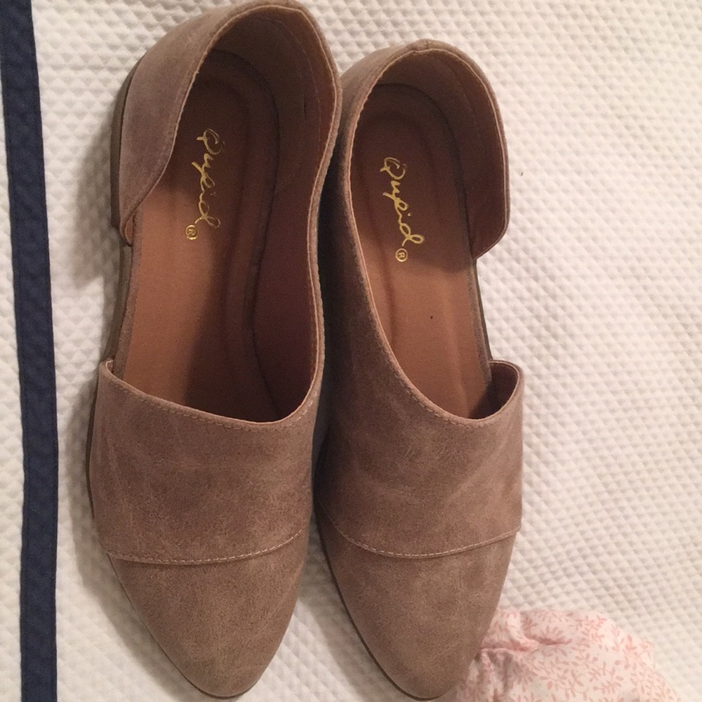 New without box Qupid booties